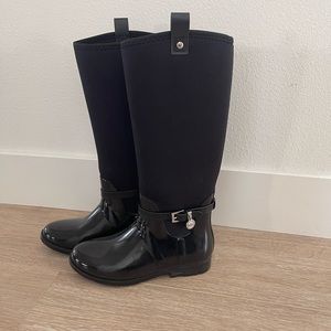 Michael Kors black rubber/neoprene stretch rain boots